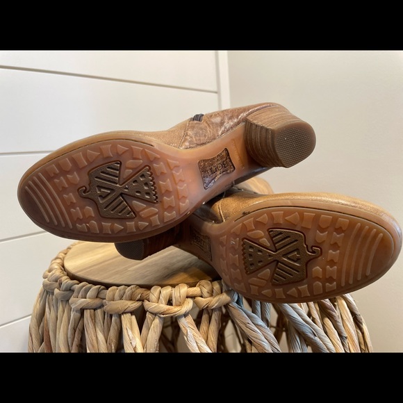 NEW Born Handcrafted Footwear Knee High Leather Boots 6.5 - Picture 2 of 4